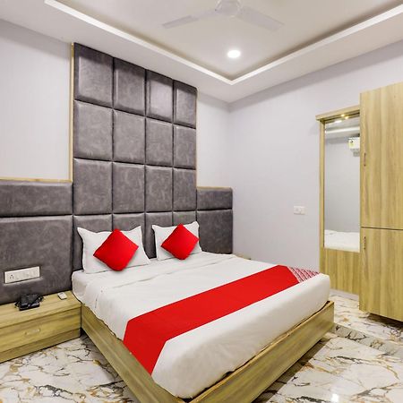 Hotel Krishna أحمد أباد المظهر الخارجي الصورة