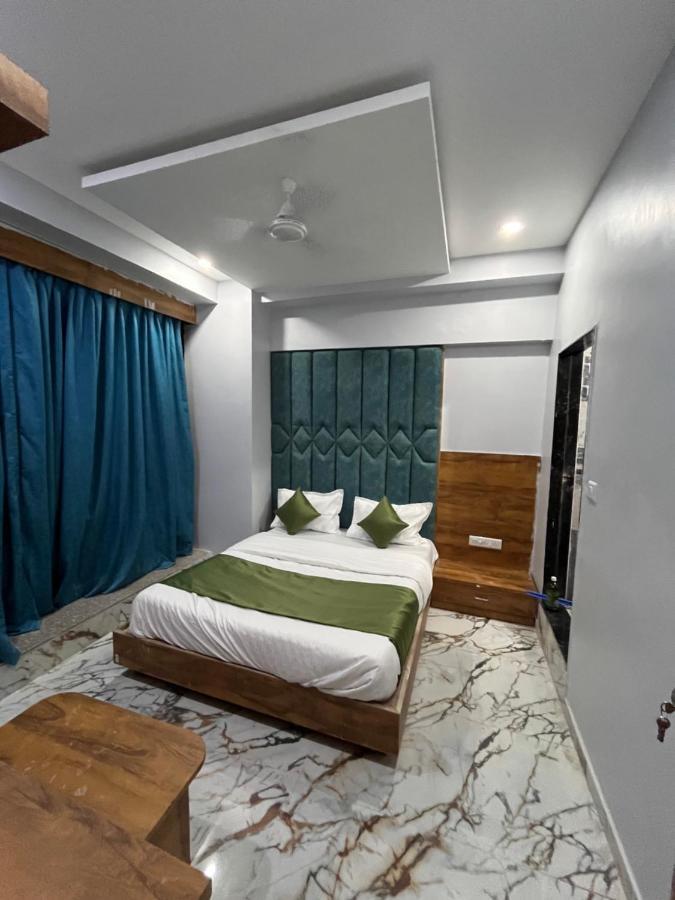 Hotel Krishna أحمد أباد المظهر الخارجي الصورة