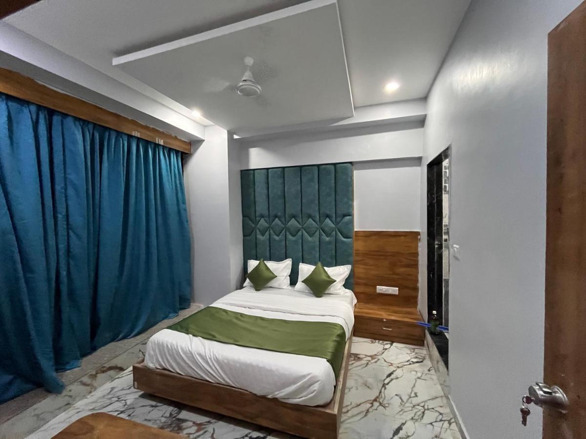 Hotel Krishna أحمد أباد المظهر الخارجي الصورة